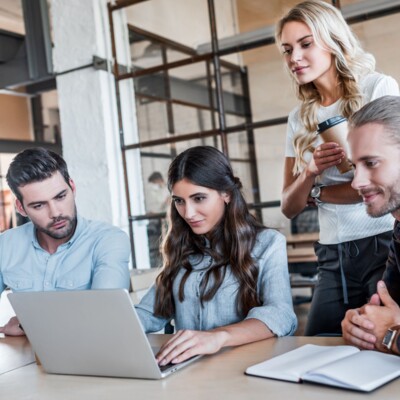 Teamarbeit-am-PC Teamarbeit-am-PC